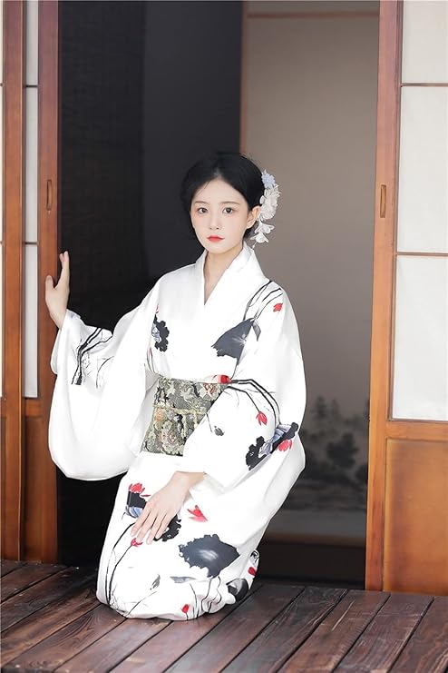 femme assise portant Yukata Japonais - Blanc